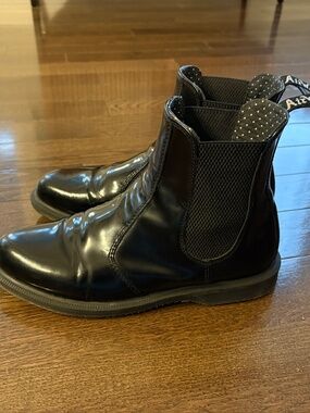 Dr. Martens Black Patent Leather Chelsea Boot sz 9
